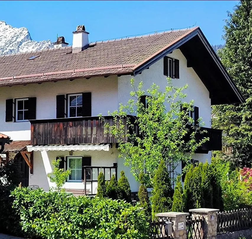 Ferienwohnung Straussstrasse Bayerisch Gmain